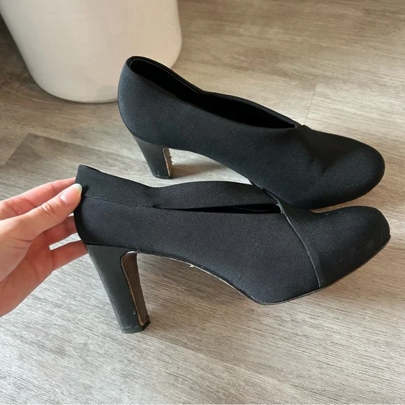 Eileen Fisher Vero Cuoio black heels - Picture 2 of 6